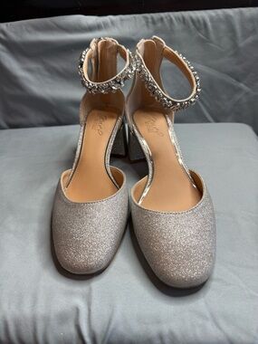 Jewel Badgley Mischka Silver Jeweled Ankle-Strap Block Heels